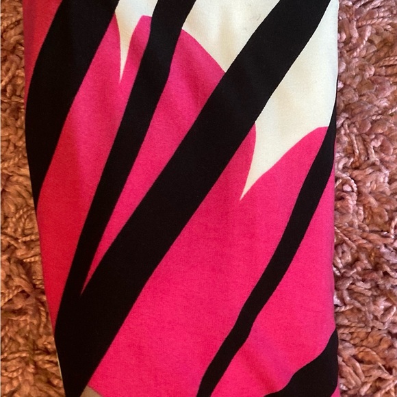 MAGGIE LONDON-FULLY LINED SLEEVELESS SHEATH size 6 PINK/WHTIE - Picture 9 of 10